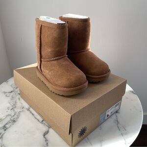 UGG Kids Classic II Boots Toddler Sz 7 Chestnut NEW w/Box Shoes Unisex Boy Girl